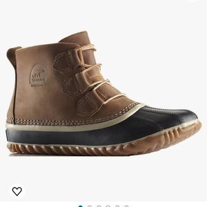 Sorel Out N About Ankle Duck Boots. Size 9.5. Classic style.